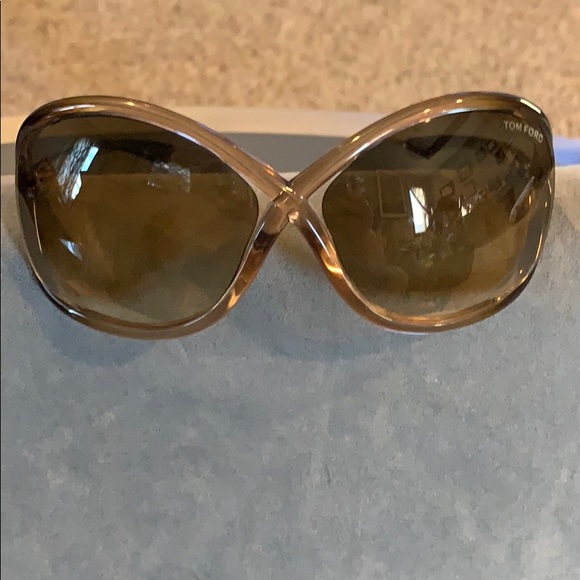Tom Ford Accessories - Tom ford sunglasses with case